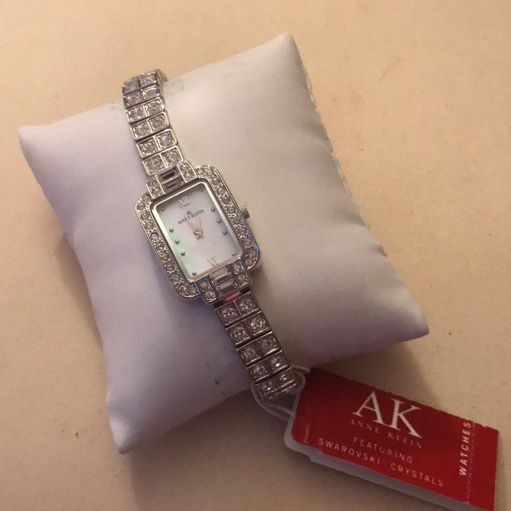 Watch - Picture 4 of 4